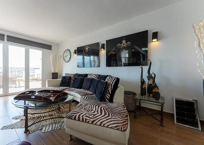 Smart ヴィラ アデヘ